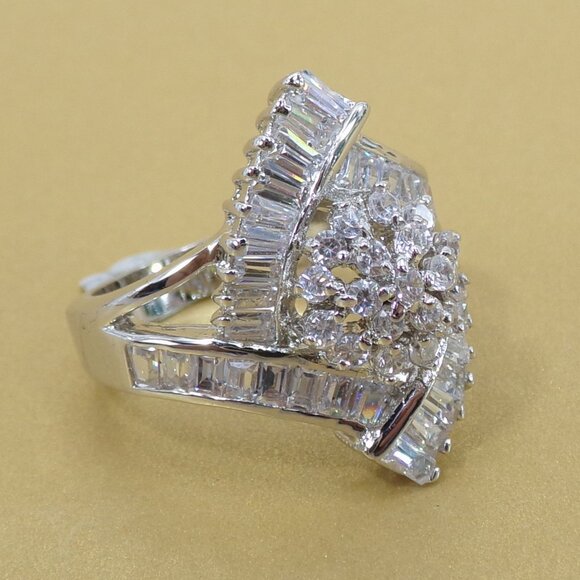 Large clear cubic zirconia stone ring with baguette and round stones Size 8 - Picture 6 of 9